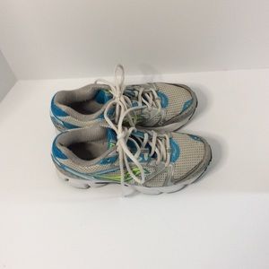 Saucony cohesion size 6